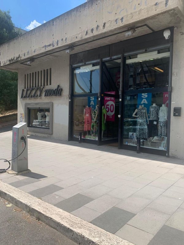 locale di sgombero in vendita a Roma in zona Ardeatino
