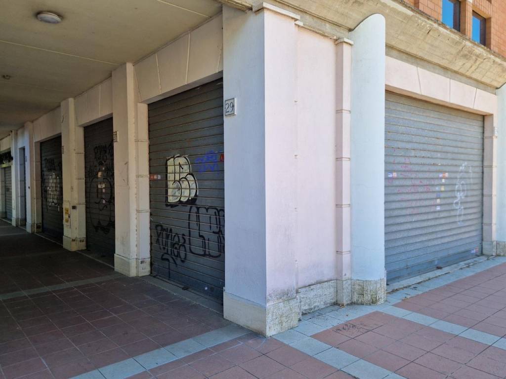 negozio in vendita a Roma in zona Monte Sacro/Talenti