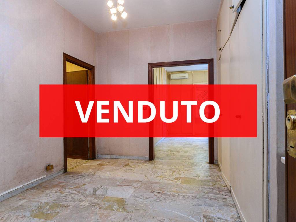appartamento in vendita a Roma in zona Tuscolano