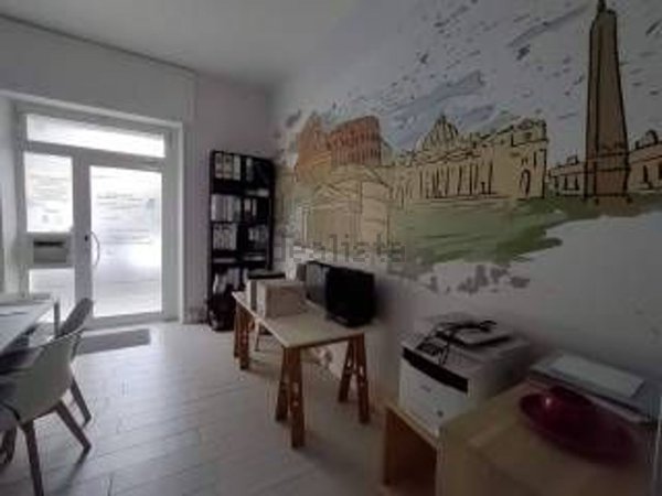 ufficio in vendita a Roma in zona Nomentano