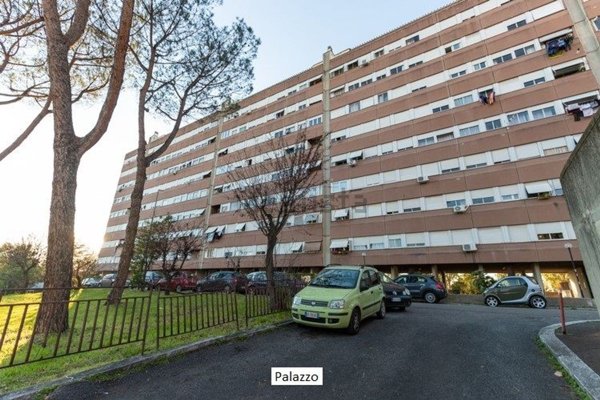 appartamento in vendita a Roma in zona Ostiense