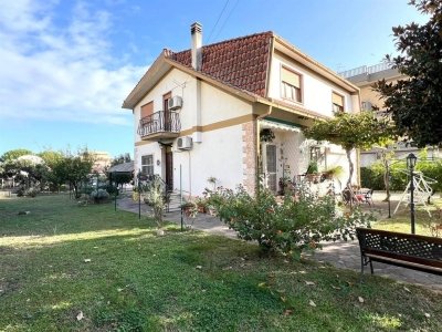 casa indipendente in vendita a Roma in zona Finocchio