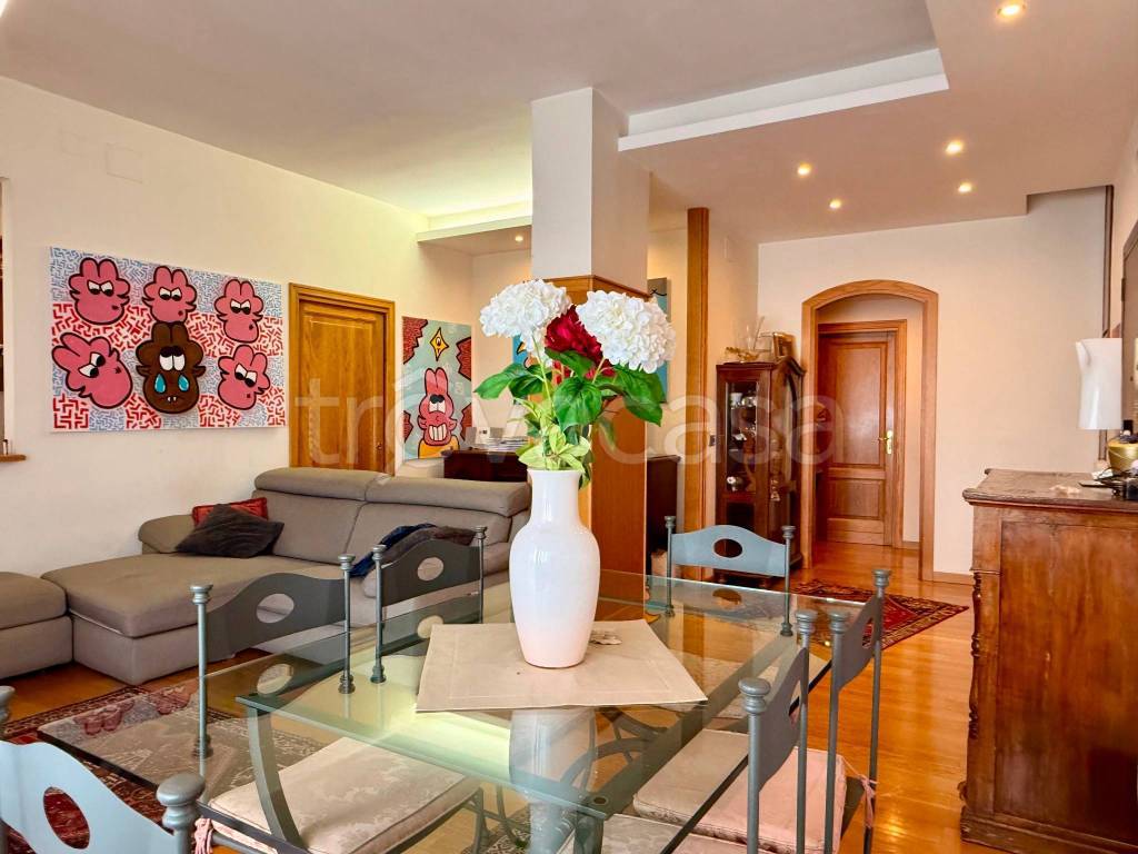 appartamento in vendita a Roma in zona EUR