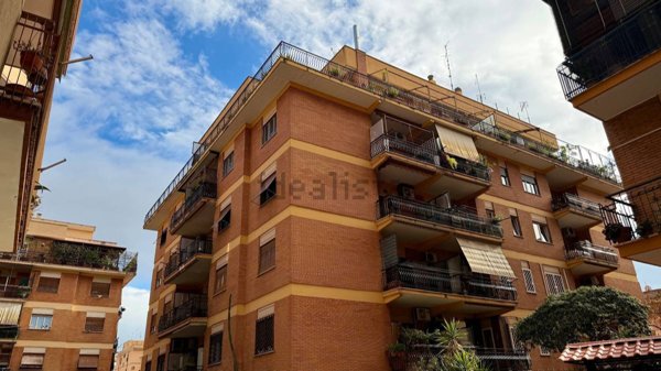 appartamento in vendita a Roma in zona Prenestino-Centocelle