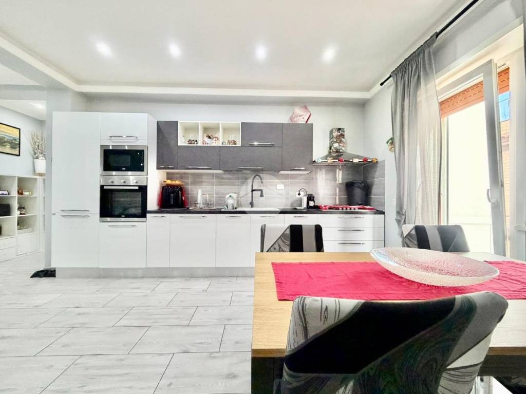 appartamento in vendita a Roma in zona Colle Monfortani