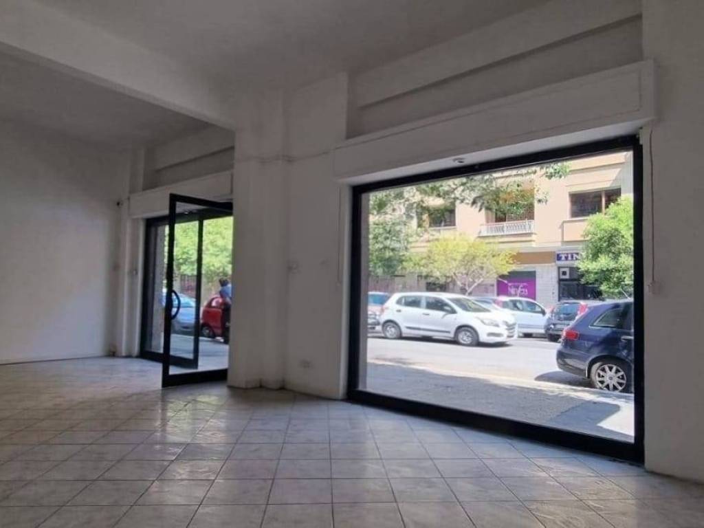 negozio in vendita a Roma in zona Ostia