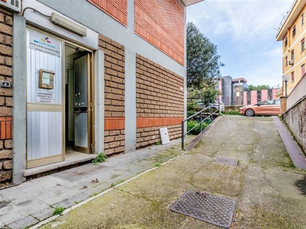ufficio in vendita a Roma in zona Pietralata