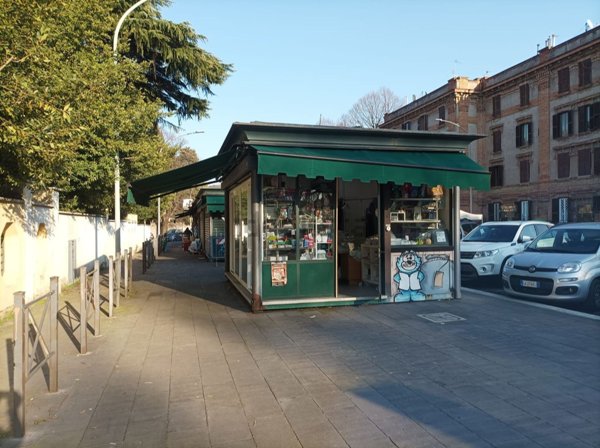 negozio in vendita a Roma in zona San Saba - Ripa