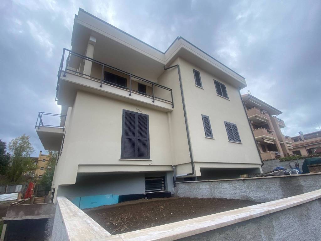 appartamento in vendita a Roma in zona Borghesiana