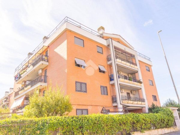 appartamento in vendita a Roma in zona Castelverde