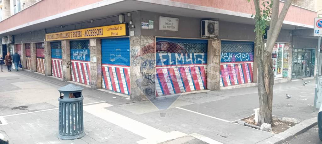 negozio in vendita a Roma in zona Ostiense