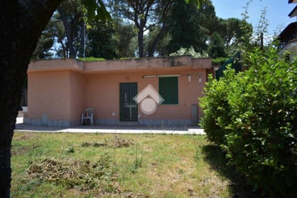 appartamento in vendita a Roma in zona Giardini di Corcolle