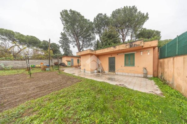 appartamento in vendita a Roma in zona Giardini di Corcolle