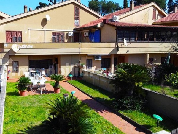 casa indipendente in vendita a Roma in zona Prenestino-Centocelle