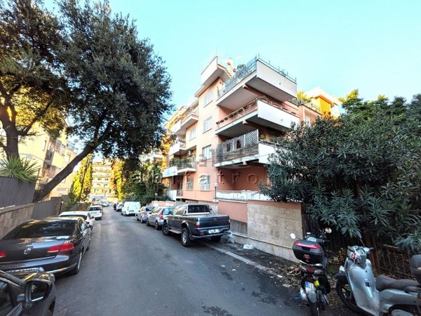 appartamento in vendita a Roma in zona Tor di Quinto