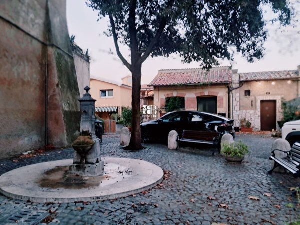 appartamento in vendita a Roma in zona Cesano