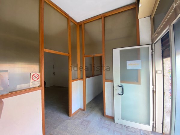 locale commerciale in vendita a Roma in zona Collatino