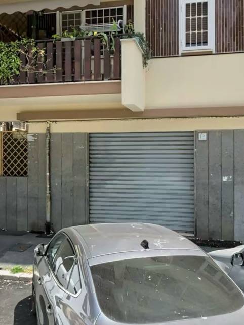 negozio in vendita a Roma in zona Castel Fusano
