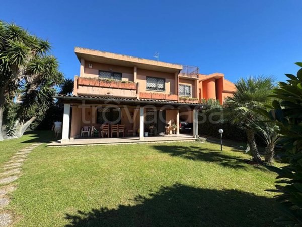 casa indipendente in vendita a Roma in zona Infernetto