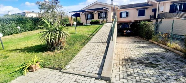 casa indipendente in vendita a Roma in zona Casalotti