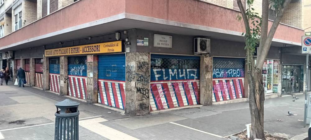 locale commerciale in vendita a Roma in zona Ostiense