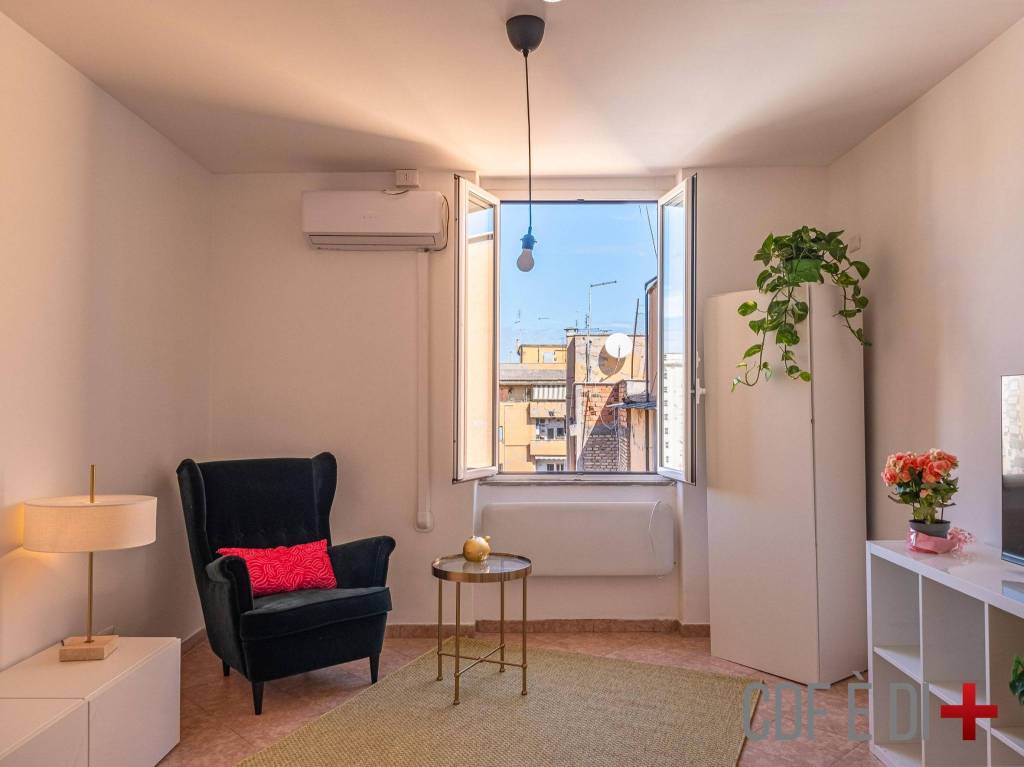 appartamento in vendita a Roma in zona Prenestino-Labicano