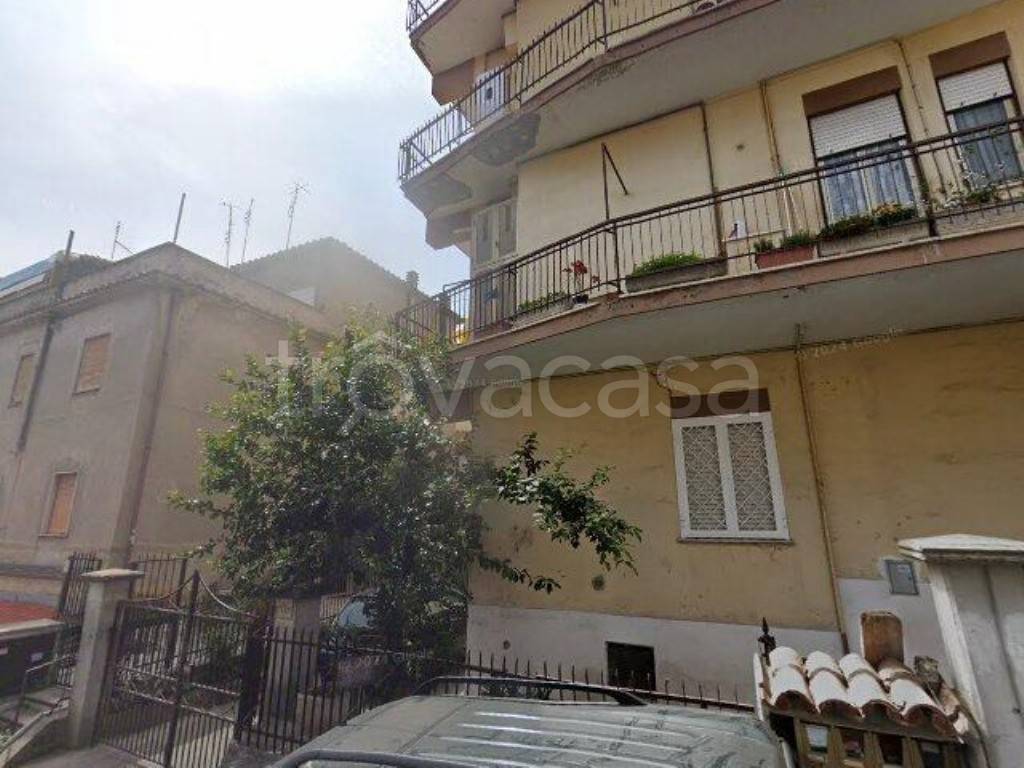 appartamento in vendita a Roma in zona Tomba di Nerone