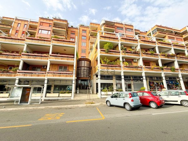 appartamento in vendita a Roma in zona Ardeatino