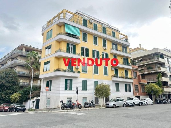appartamento in vendita a Roma in zona Appio Latino