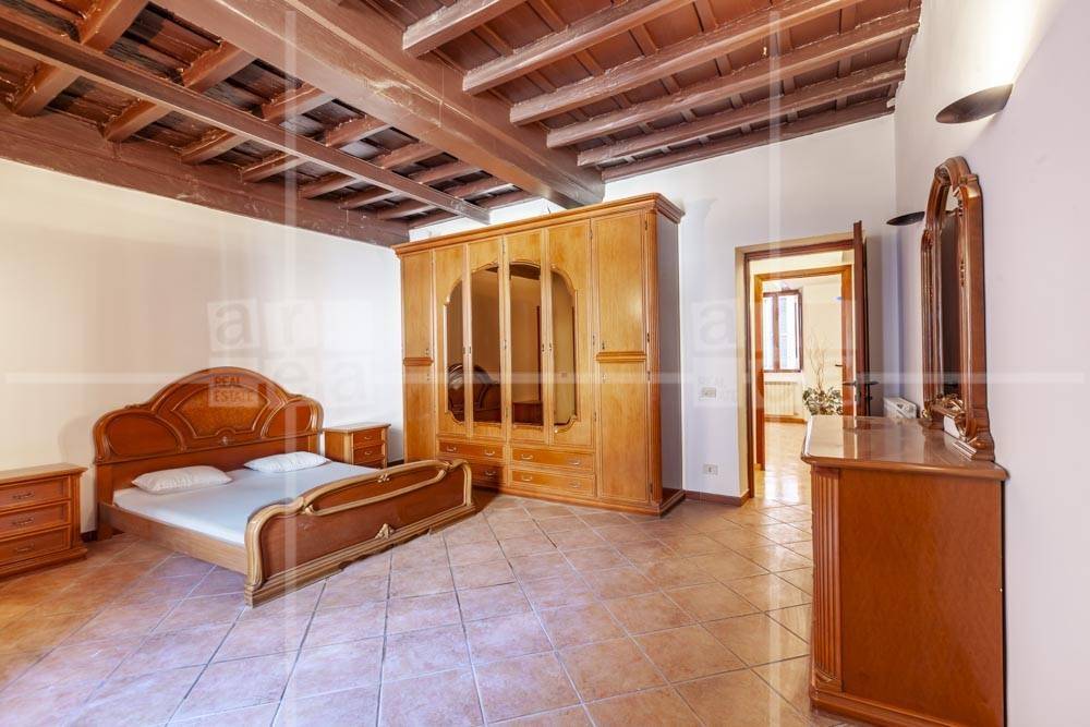 appartamento in vendita a Roma in zona Ostiense