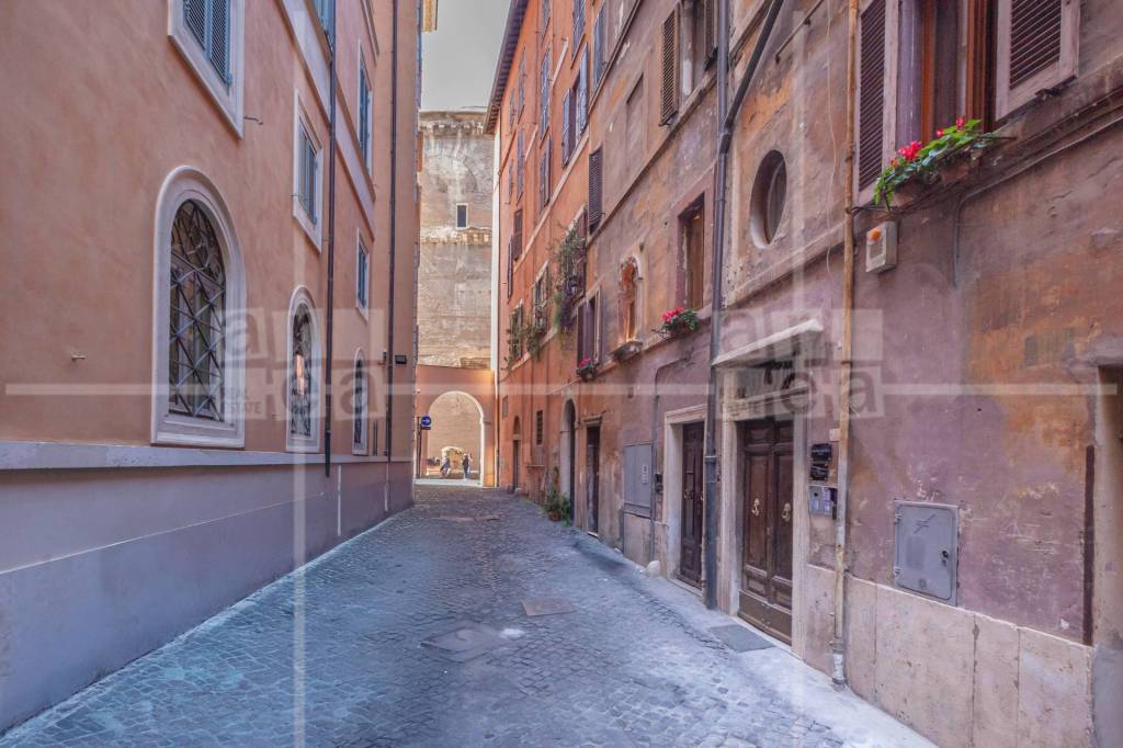 appartamento in vendita a Roma in zona Parione/Sant'Eustachio
