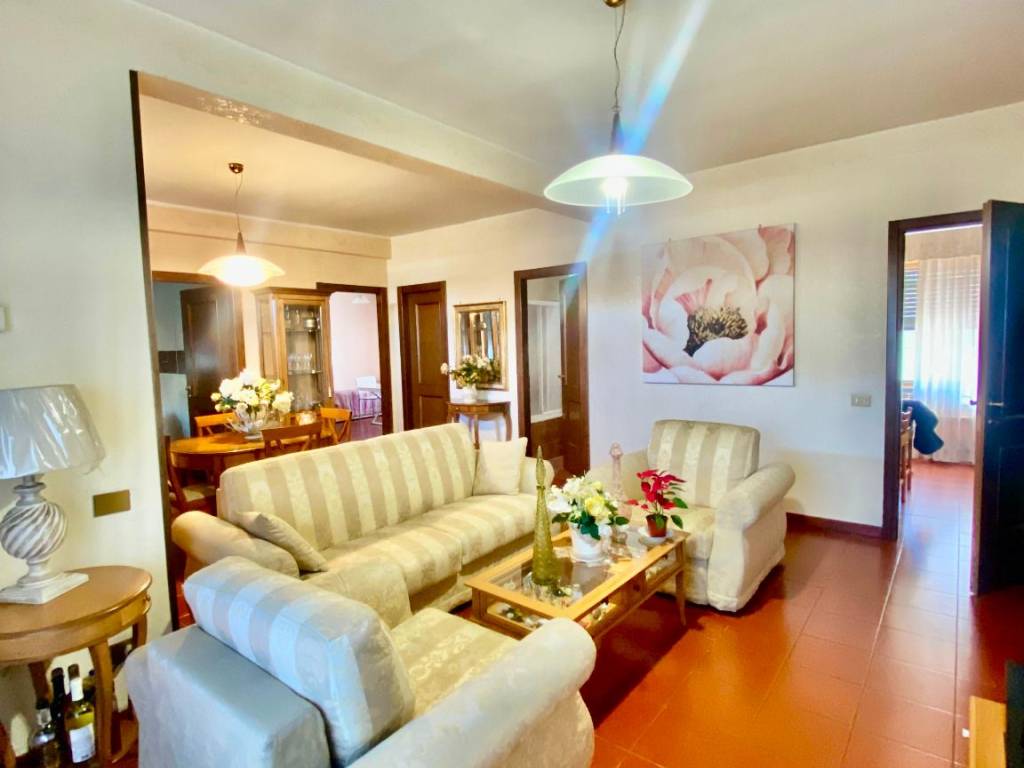 casa indipendente in vendita a Roma in zona Valle Muricana