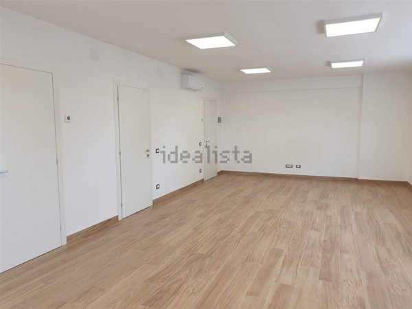 capannone in vendita a Roma