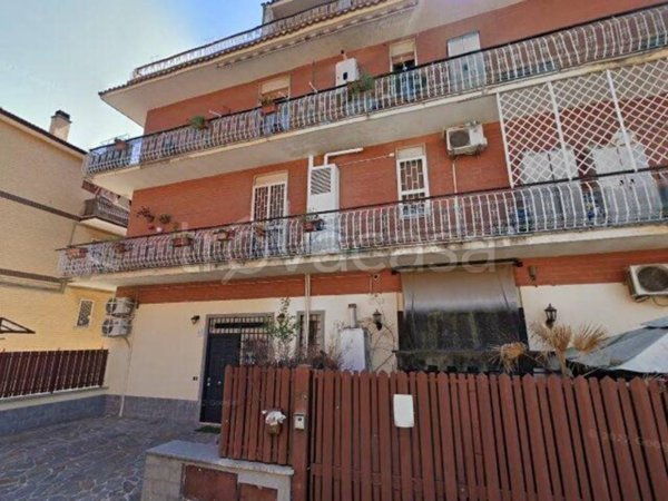 negozio in vendita a Roma in zona Torre Angela