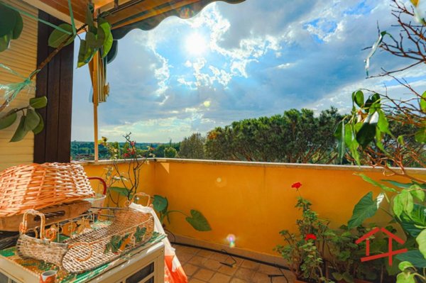 appartamento in vendita a Roma in zona Tor de' Cenci