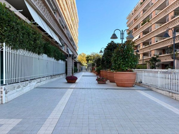 appartamento in vendita a Roma in zona Tor di Quinto