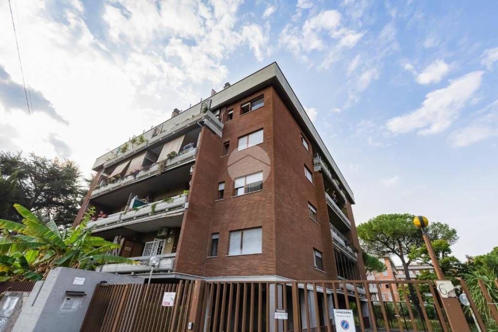 appartamento in vendita a Roma in zona Cinecittà