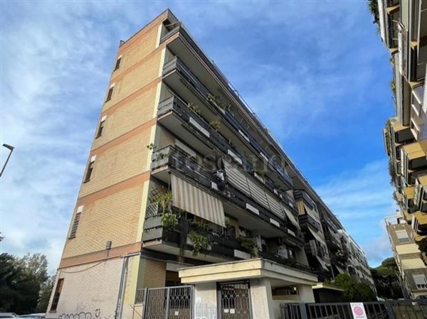 appartamento in vendita a Roma in zona Ostia