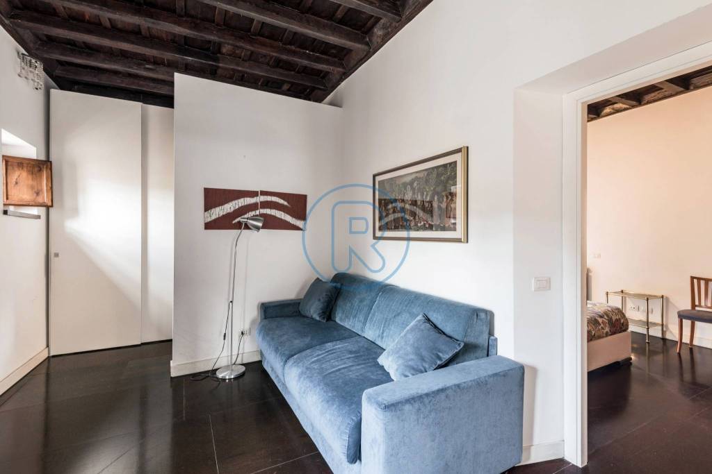 appartamento in vendita a Roma in zona Rione Regola