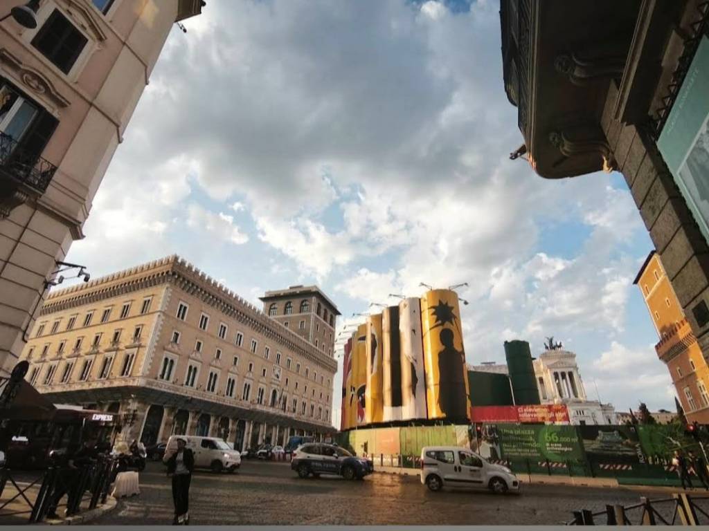 negozio in vendita a Roma in zona Rione Monti/Campitelli