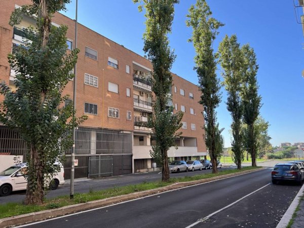 casa indipendente in vendita a Roma in zona Ostiense