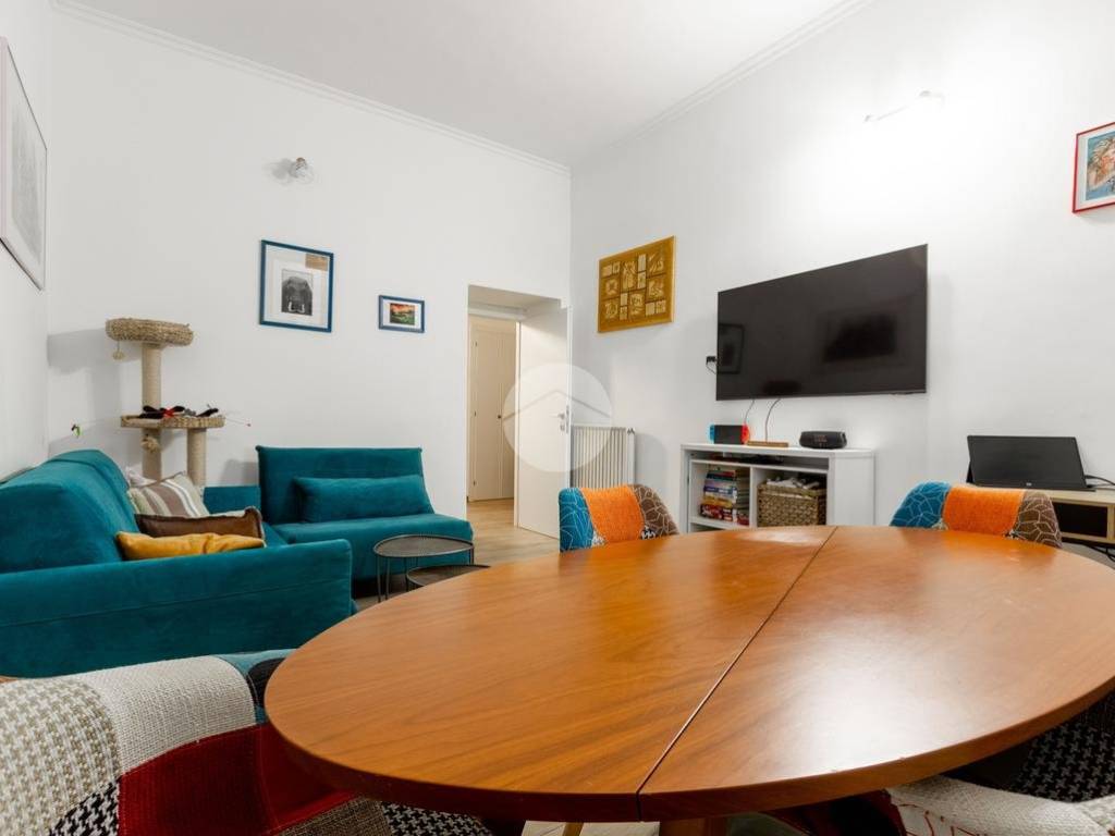 appartamento in vendita a Roma in zona Ostiense