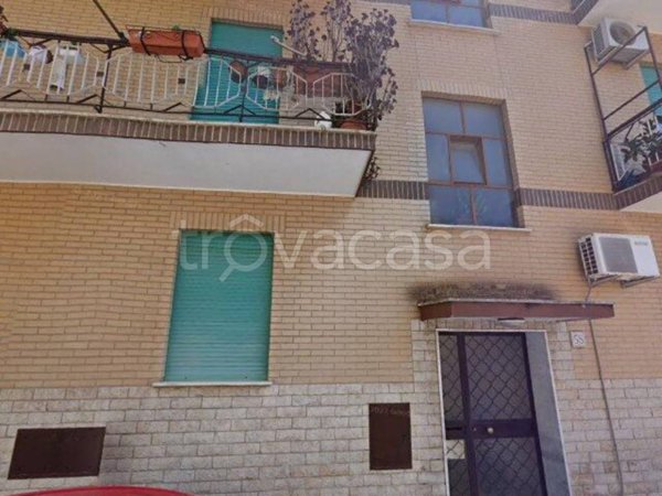 appartamento in vendita a Roma in zona Colle del Sole