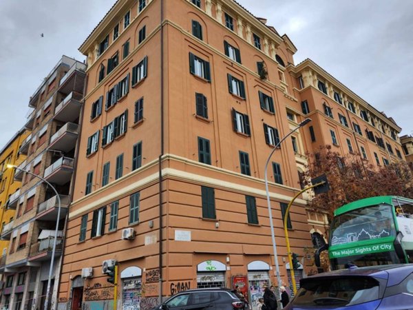 appartamento in vendita a Roma in zona Ostiense