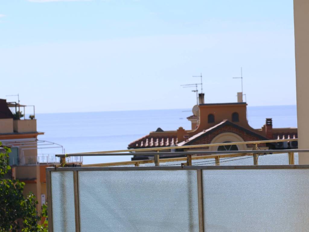 appartamento in vendita a Roma in zona Ostia