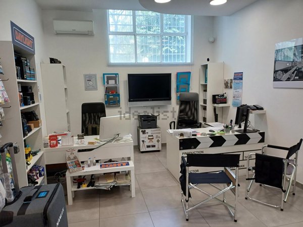 locale commerciale in vendita a Roma