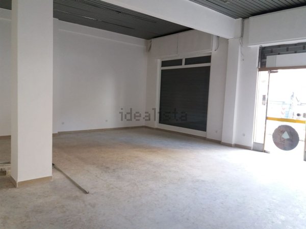 ufficio in vendita a Roma in zona Torre Maura