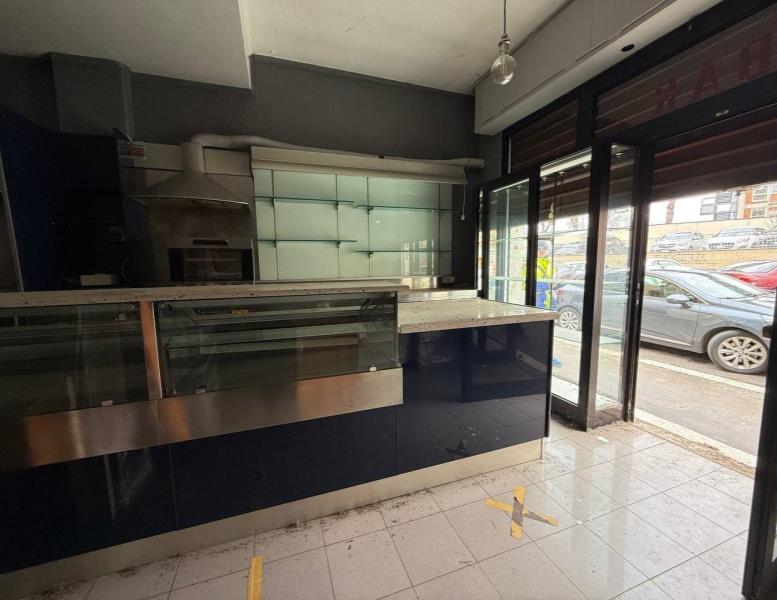 locale commerciale in vendita a Roma in zona Gianicolense