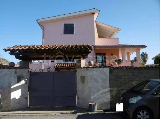 casa indipendente in vendita a Roma in zona Dragona/Bagnoletto