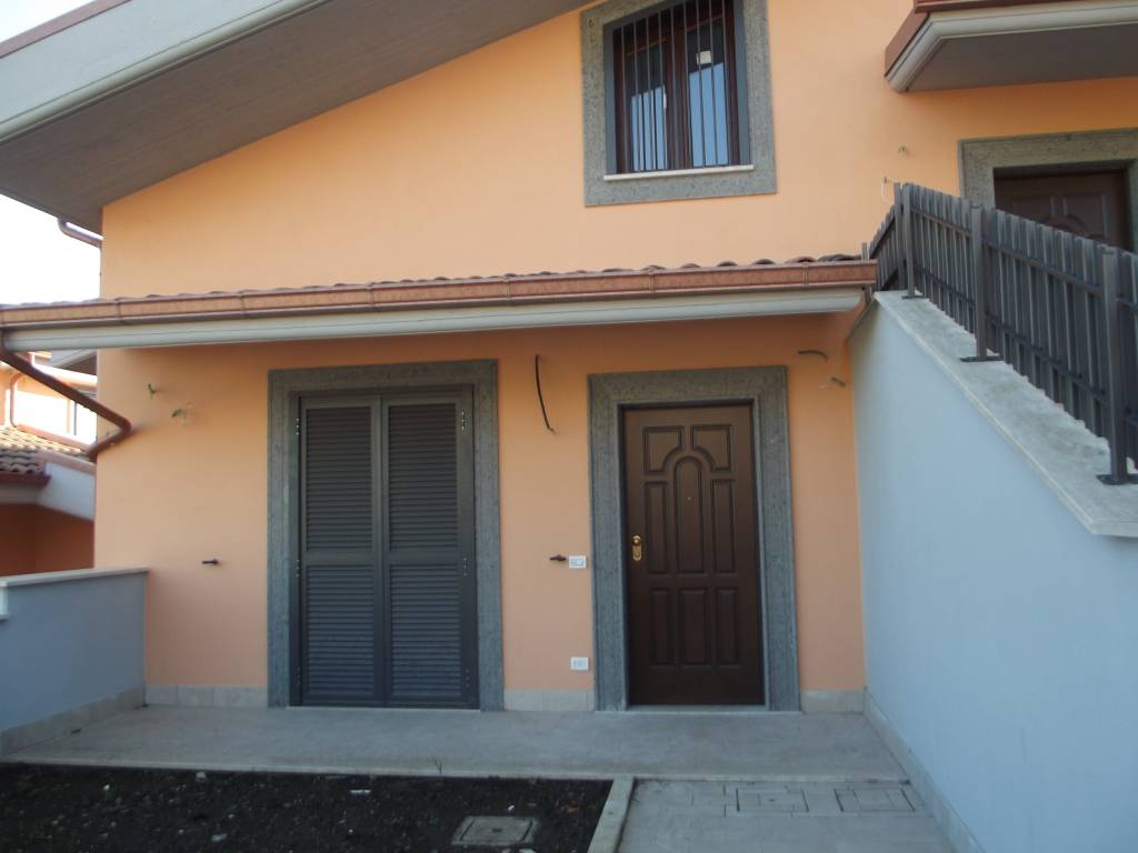 casa indipendente in vendita a Roma in zona Osteria del Curato